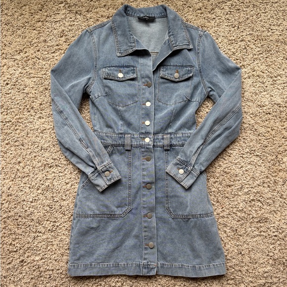 Lulus Dresses & Skirts - Lulu’s Long Sleeve Denim Mini Dress